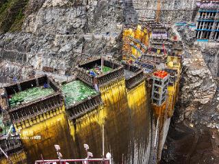 四川白玉：叶巴滩水电站建设有序推进