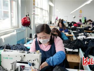 张北：群众端稳饭碗 心里幸福满满