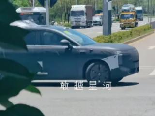 搭载灵鸢车载无人机！新款腾势N8实车曝光：预计年内发布
