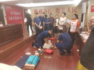 射阳：组织开展自动除颤仪使用业务培训