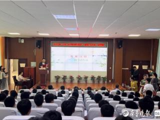 名家诵读活动走进日照青岛路中学，知名作家与师生面对面交流
