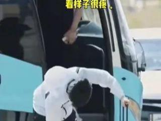 突发！王楚钦赛前膝盖不适！伊朗小孩哥替补参赛或成搅局者！【文末附赛程】