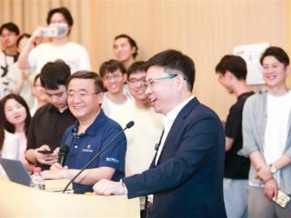 余承东在南方科技大学开课：已有2万余个鸿蒙原生应用和元服务上架