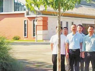厦门启动猴面包树高海拔种植实验 首批12棵扎根军营村