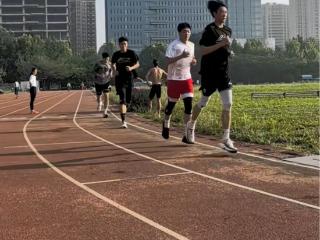 山东夏训动态！强化投篮+拉体能，邱彪细致考察青年队助新老交替