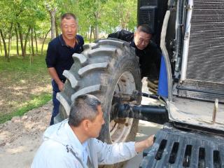 无棣县行政审批局圆满完成上半年农机年检工作