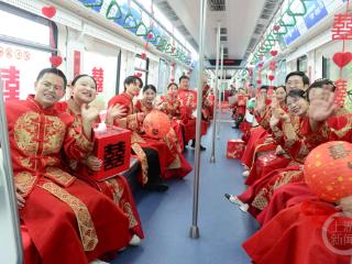 牵手“团缘” 54对青年集体婚礼浪漫启幕