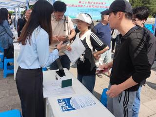 云南省2025年残疾人就业专场招聘会在昆明举行
