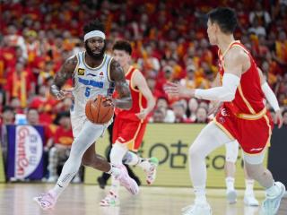 CBA总决赛：北京险胜广厦总分扳成2-3 周琦11+13+4帽孙铭徽15中3
