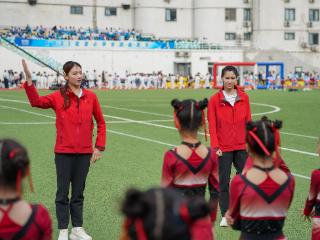 郭崎琪寄语小学生：未来的你一定会感谢现在坚持的自己