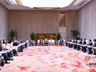 郭宁宁林文斌吴贤德与吴换炎等侨商侨领座谈交流