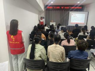 济宁太白湖新区许庄街道锦绣社区开展“万人持证 ‘救’在身边”救护培训活动