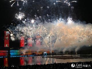 “无人机+焰火秀+音乐喷泉”！鄂尔多斯文旅“三件套”震撼亮相