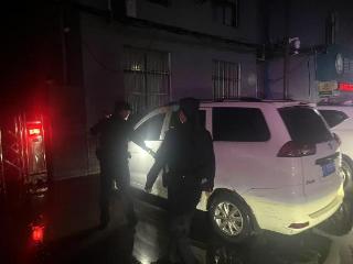下车派出所深夜“拉车门”，为群众“锁”住平安