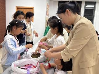 星辰南社区：巧手做香囊，端午寄安康