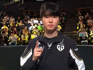 T1最强选手崩盘，Faker被一拳捶死，Chovy持续封神，无愧第一中单