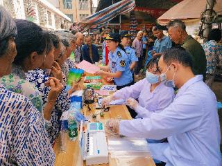 广西上思：“百姓点检日”进市场