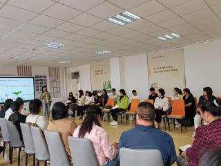 临沂八中举行第七期“启明之家”家长课堂