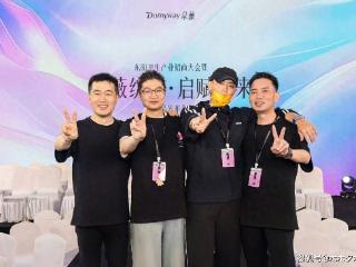 黄子韬卖卫生巾引争议！公开称徐艺洋量大会流到地上，营销太过了