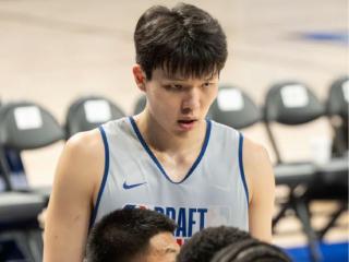 ESPN开眼！杨瀚森预测顺位暴涨18名加盟选中，不少于5队邀请试训