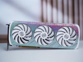 珠光变彩鲜明活泼！索泰RTX 5060 XGAMING OC显卡图赏