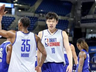 ESPN更新选秀榜：杨瀚森狂升18位列第41名，被勇士选中合作库里？