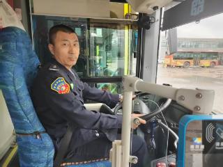 关心关爱 温暖同行丨在车轮上的“家” 书写温暖长卷