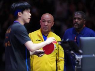 王楚钦自嘲性回应球拍损坏一事：以后得准备五块板，不然又爆冷了