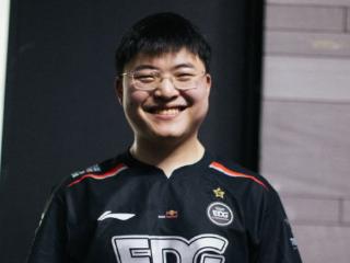 恭喜Uzi！成为第2位名人堂选手！外网爆料：卡莎和VN皮肤即将上线