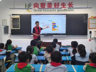 临沂市青少年宫“流动少年宫”开进临沂柳青苑小学