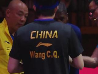 王楚钦球拍被故意动手脚？被损坏后仍横扫对手，王励勤提3大抗议
