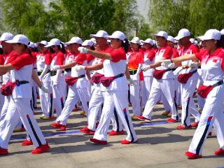 2025年全国“行走大运河”全民健身系列活动主会场活动在沧州启幕