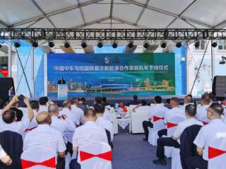 出口哈萨克斯坦标准新能源机车在中车资阳公司下线