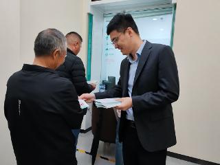 农行临沂市中支行行领导参加金融知识教育宣传