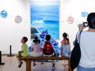 “爱传廿年·共绘星河” 国贸股份“爱与梦飞翔”二十周年公益画展在厦门开展