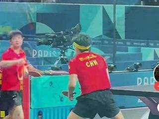 王楚钦球拍被损，和孙颖莎混双赛后落泪为什么又是我？