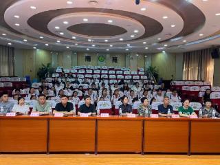 菏泽市“翰墨进校园·美育润童心”国画传承进校园活动在牡丹区南苑小学举行
