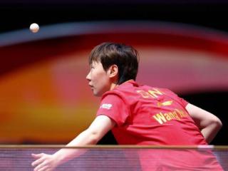 4-0！王曼昱横扫巴西小将，晋级女单32强，下轮对决华裔削球名将