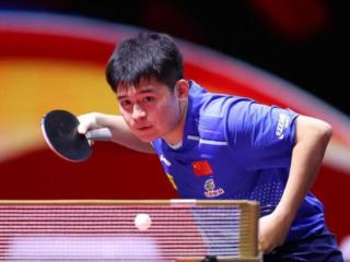 世界第一不惧搏杀！林诗栋4-0横扫港队名将，世乒赛单日双线狂飙