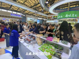 【天眼聚焦·长三角】贵州可乐猪腊味制品香飘上海