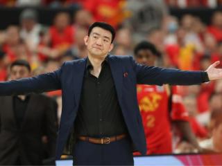 广厦夺冠王博险翻车！上半场灵活用人，下半场死操主力，吓死人！