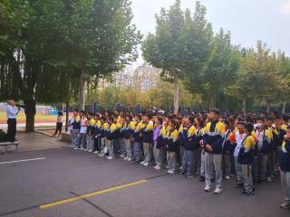 中小学生沉浸式职业体验：数控编程、急救护理、汽修实操……