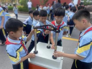 科普大篷车开进校园，临沂新桥小学千名师生共享“科学盛宴”