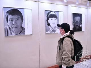 《电影的面孔》逄小威电影人肖像摄影作品展开展