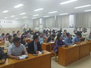 济南大学城实验高级中学召开期中考试质量分析会