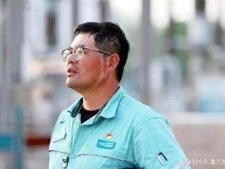 枣庄供电：高温下，师徒脸挂“安全帽带印”