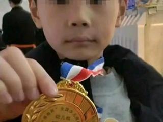 9岁围棋天才跳楼身亡！曝其父亲家暴被带走 ：不会判死刑 最高7年