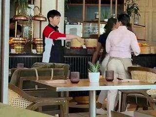 别动我的餐盘！孙颖莎多哈食堂突遇异常举动，网友：警觉没错！