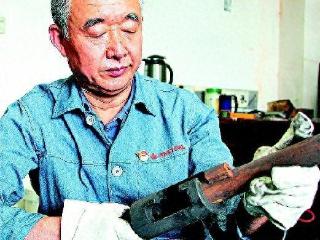 岳彩东：在高炉中淬炼“钢铁匠心”