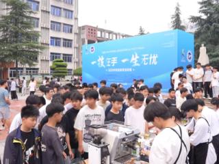 以匠心与梦想描绘青春色彩 重庆市九龙坡职业教育中心喜迎职业教育活动周